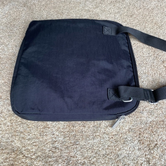 Baggallini Crossbody Bag - Picture 8 of 13